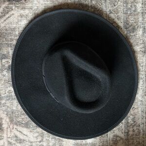 Olive & Pique Black Wide-Brim Hat